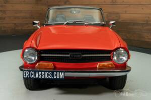 Image 4/8 of Triumph TR 6 (1972)