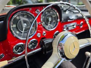 Immagine 37/84 di Mercedes-Benz 190 SL (1959)