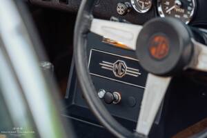 Image 12/40 of MG MGB GT V8 (1973)
