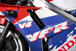 Immagine 18/45 di Honda VFR 400 R (1992)