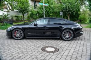 Image 3/11 of Porsche Panamera GTS (2018)