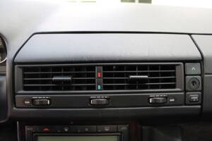 Image 36/50 of Mercedes-Benz SL 320 (2001)