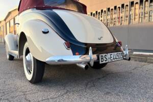 Image 15/26 de Ford V8 Deluxe Club Cabriolet (1937)