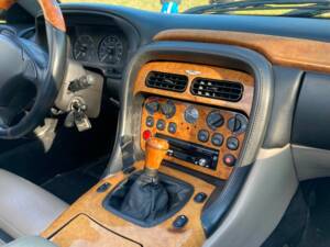 Image 23/28 of Aston Martin DB 7 Vantage Volante (2001)