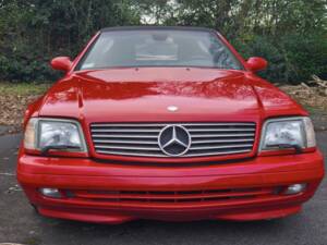 Image 6/8 of Mercedes-Benz SL 500 (2000)