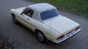 Image 7/58 of Alfa Romeo 2000 Spider Veloce (1977)