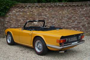 Image 2/50 of Triumph TR 6 (1971)