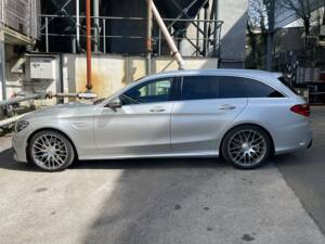 Image 6/26 of Mercedes-Benz C 63 AMG T (2020)