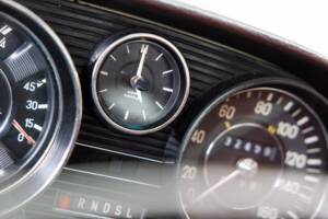 Image 18/27 of Mercedes-Benz 280 SEL 4,5 (1972)