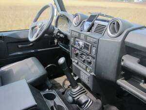 Imagen 4/19 de Land Rover Defender 90 TD4 (2008)