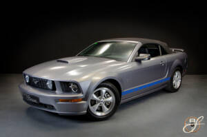 Bild 25/27 von Ford Mustang GT (2005)