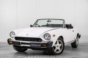Image 3/50 de FIAT Spider 2000 Pininfarina 50th Anniversary Edition (1979)