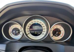 Bild 12/19 von Mercedes-Benz E 400 d 4MATIC (2014)