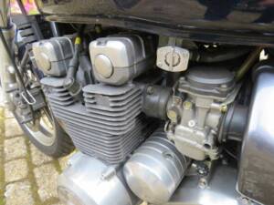 Image 26/39 of Kawasaki ZR 550 Zephyr (1991)