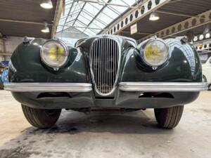 Image 26/28 of Jaguar XK 120 FHC (1953)