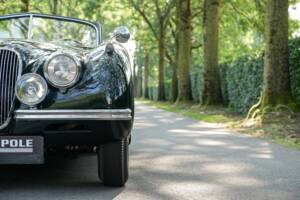 Image 39/50 of Jaguar XK 120 DHC (1953)