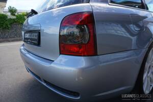 Image 25/52 of Audi RS4 Avant (2001)