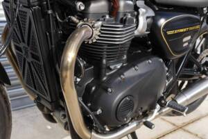 Immagine 40/42 di Triumph Street Twin Bonneville (2021)