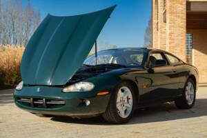 Obraz 50/50 pojazdu Jaguar XK8 4.0 (1998)