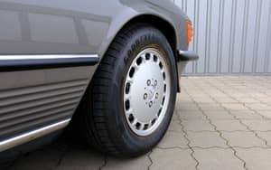 Image 93/96 of Mercedes-Benz 560 SL (1987)