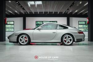 Bild 10/22 von Porsche 911 Carrera 4S (2003)