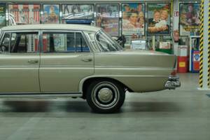 Image 7/50 of Mercedes-Benz 300 SE (1964)