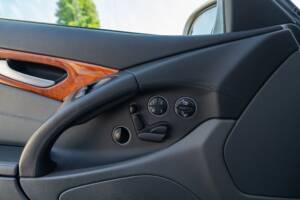 Image 55/86 de Mercedes-Benz SL 500 (2002)