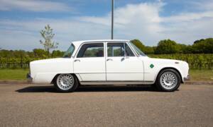 Image 2/50 de Alfa Romeo Giulia Nuova Super 1600 (1968)