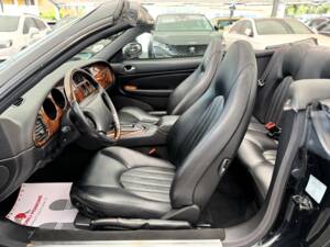 Imagen 13/34 de Jaguar XK8 4.0 (1999)