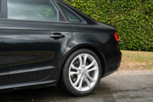 Image 13/50 of Audi S4 (2010)