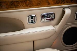 Image 32/50 of Bentley Continental R (1996)