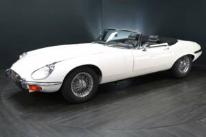 Image 3/49 de Jaguar Type E V12 (1974)