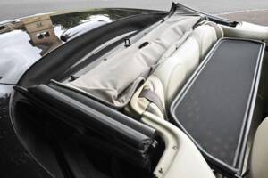 Image 25/50 of Jaguar XKR (1998)
