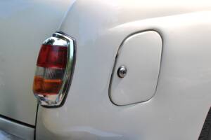 Image 16/50 of Mercedes-Benz 219 (1959)