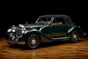 Image 6/15 of Lagonda V12 DHC (1938)
