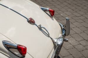 Image 41/58 of Jaguar XK 140 SE DHC (1955)