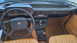 Imagen 14/19 de BMW 3,3 Li (1976)