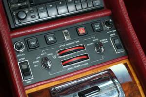 Image 20/50 of Rolls-Royce Corniche III (1991)