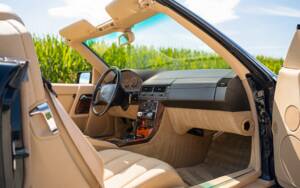 Image 27/44 de Mercedes-Benz 500 SL (1990)