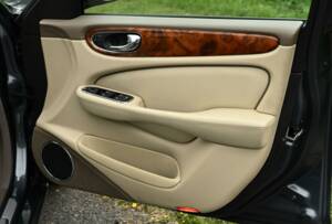 Image 50/50 of Jaguar XJ 8 4.2 (2007)