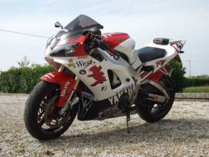 Image 6/50 of Yamaha YZF 1000 R1 (1998)
