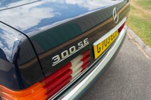 Bild 28/29 von Mercedes-Benz 300 SE (1990)