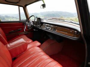 Bild 1/8 von Mercedes-Benz 220 SE b (1964)