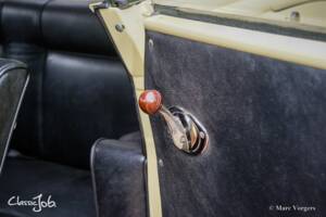 Image 20/47 of Peugeot 402 Eclipse (1935)