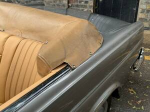 Bild 40/50 von Mercedes-Benz 220 SE b (1966)