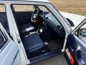 Bild 5/6 von Mercedes-Benz 200 D (1980)