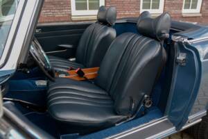 Image 10/26 de Mercedes-Benz 280 SL (1971)