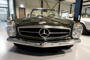 Image 4/36 de Mercedes-Benz 280 SL (1970)