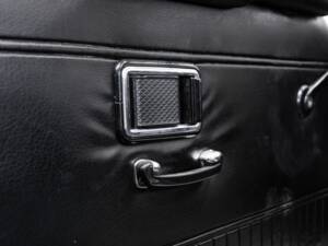 Bild 34/44 von MG MGB GT (1971)