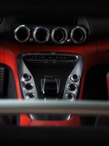 Image 30/49 of Mercedes-AMG GT-S (2015)
